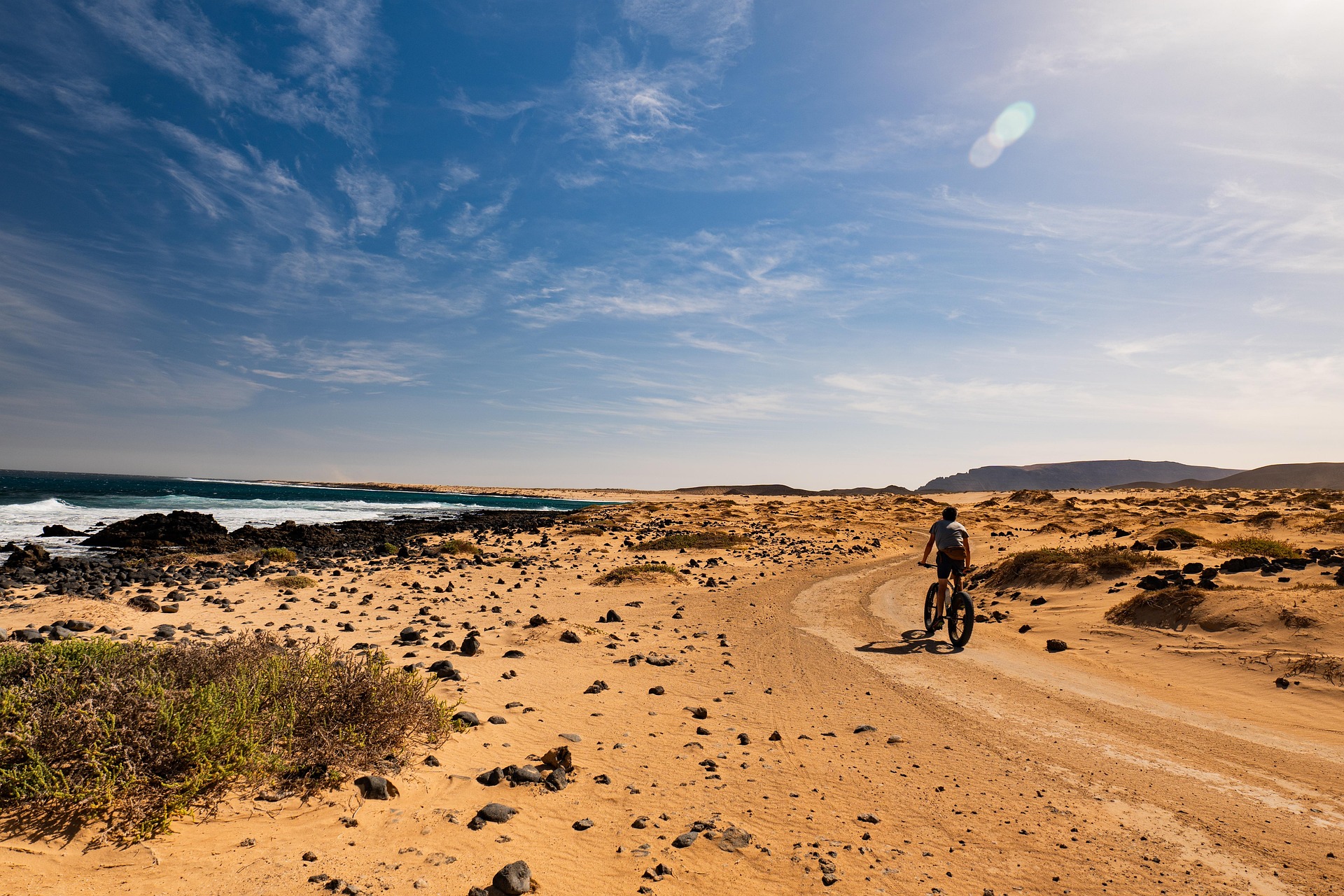 Ciclismo MTB en Canarias: Las 8 Mejores Rutas para Bicicleta de Montaña