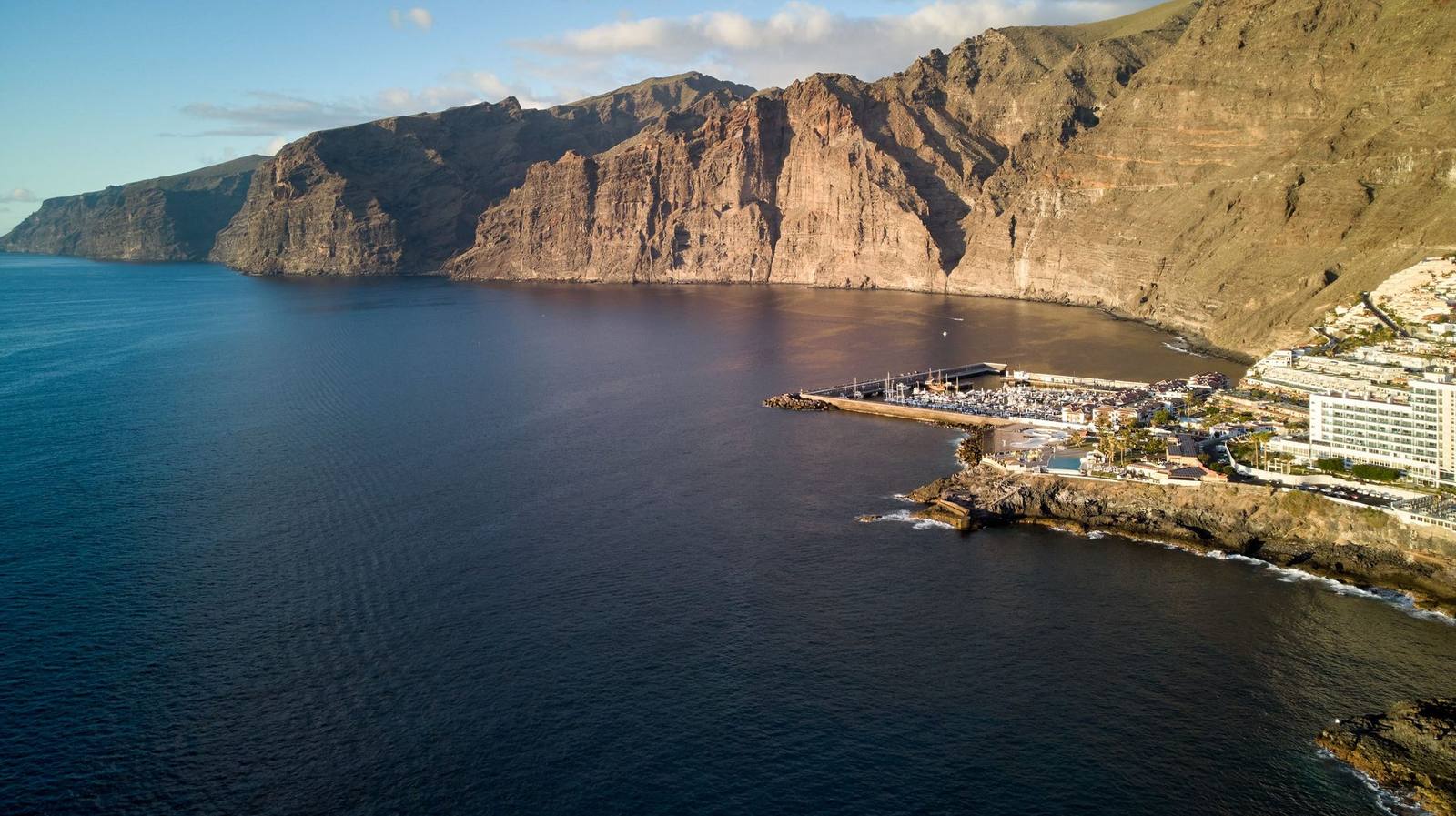 Costa salvaje y acantilados del Atlántico