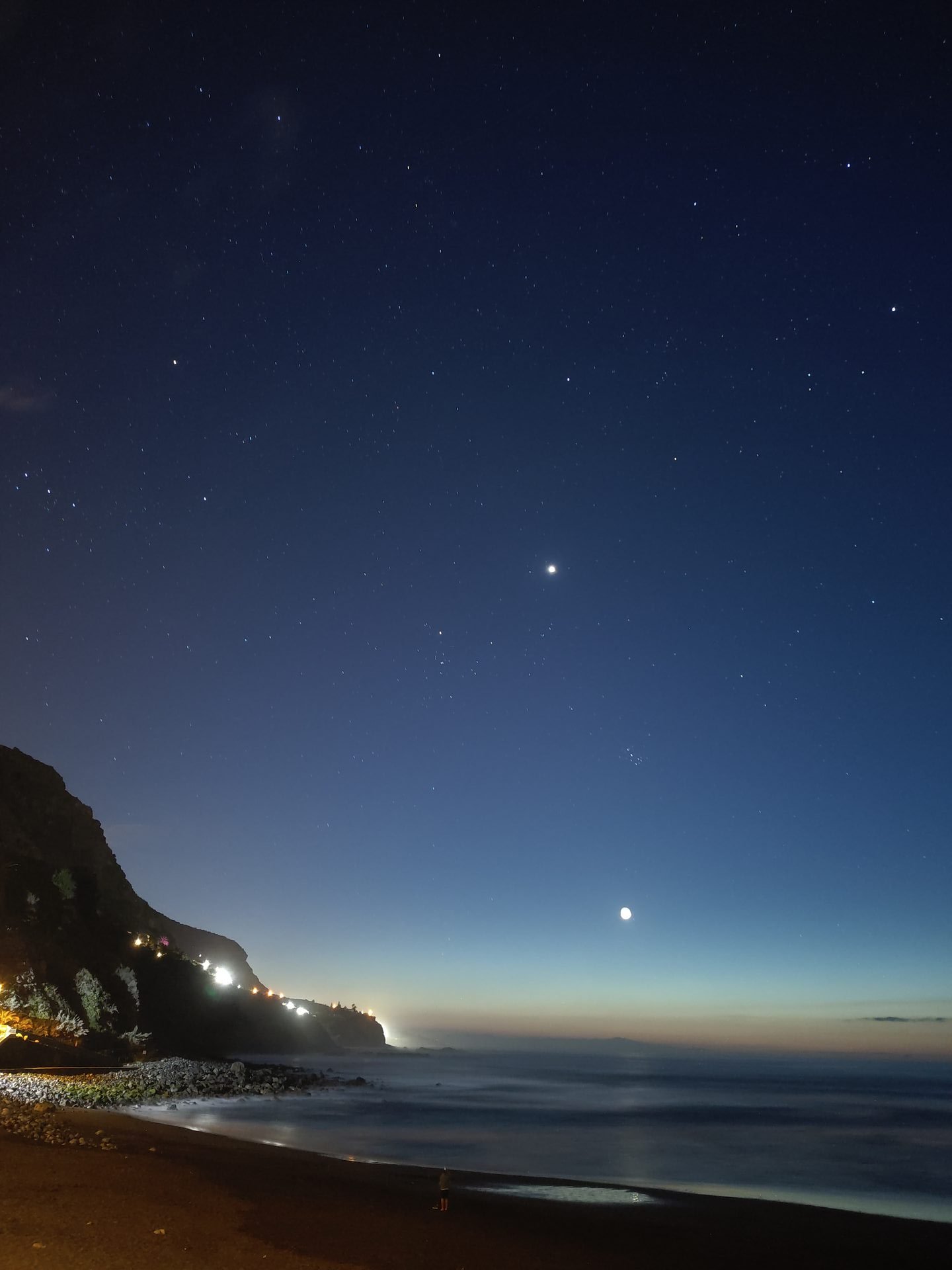Noche estrellada en volcán de Canarias